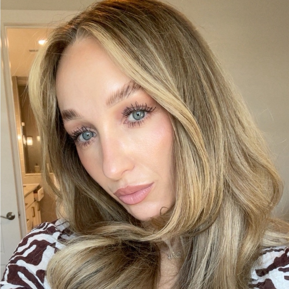 Meet your Posher, Lily